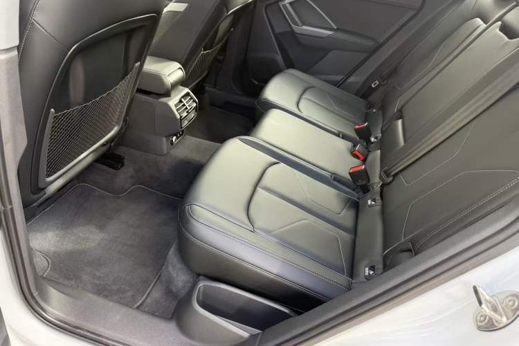 Used Audi Q3 2024 35 TFSI Fashion Dynamic Edition Interior 4