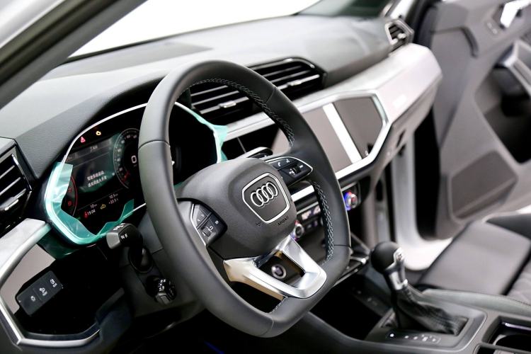 Used Audi Q3 2024 40 TFSI Fashion Dynamic Model Interior 5