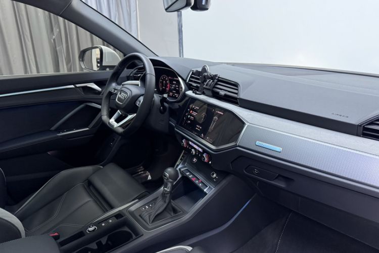Used Audi Q3 2024 35 TFSI Fashion Dynamic Edition Interior 6