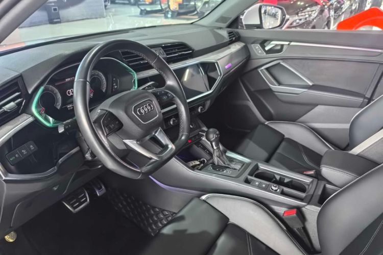 Used Audi Q3 2024 40 TFSI Fashion Dynamic Model Interior 6