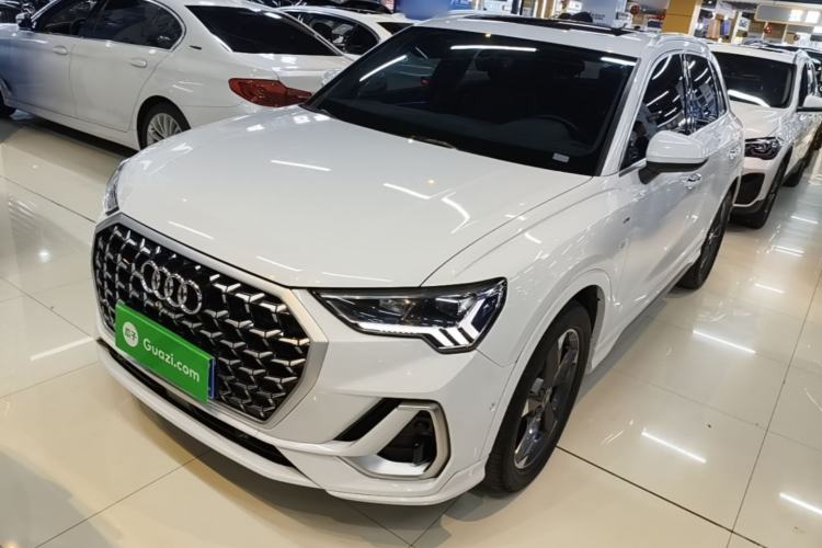 Audi Q3 2024 35 TFSI Fashion Dynamic Edition