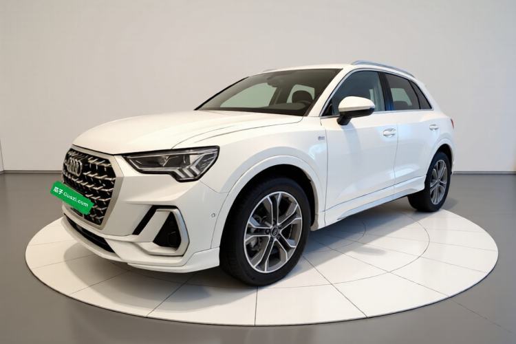 Used Audi Q3 2024 40 TFSI Fashion Dynamic Model Guazi used car, China used car export, Used car for sale, Used cars, Cheapest cars for sale