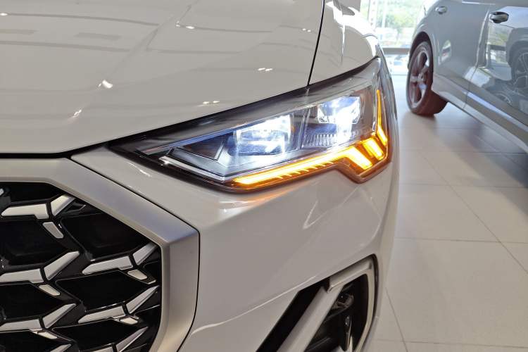 Used Audi Q3 2024 40 TFSI Fashion Dynamic Model Left Front Headlight