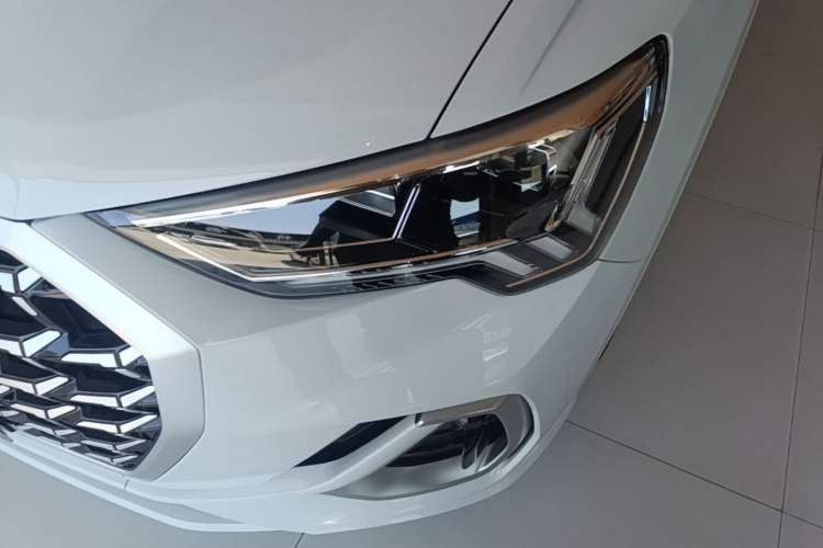 Used Audi Q3 2024 35 TFSI Ambition Dynamic Edition Left Front Headlight