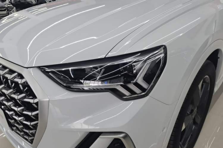 Used Audi Q3 2024 35 TFSI Fashion Dynamic Edition Left Front Headlight
