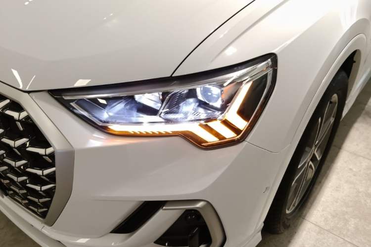 Used Audi Q3 2024 40 TFSI Fashion Dynamic Model Left Front Headlight