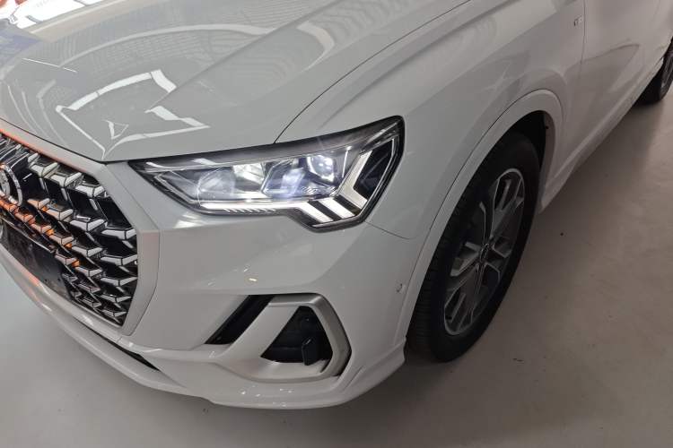 Used Audi Q3 2024 40 TFSI Fashion Dynamic Model Left Front Headlight