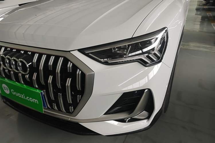 Used Audi Q3 2024 35 TFSI Stylish and Elegant Edition Left Front Headlight