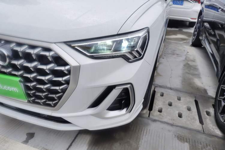 Used Audi Q3 2024 35 TFSI Ambition Dynamic Edition Left Front Headlight