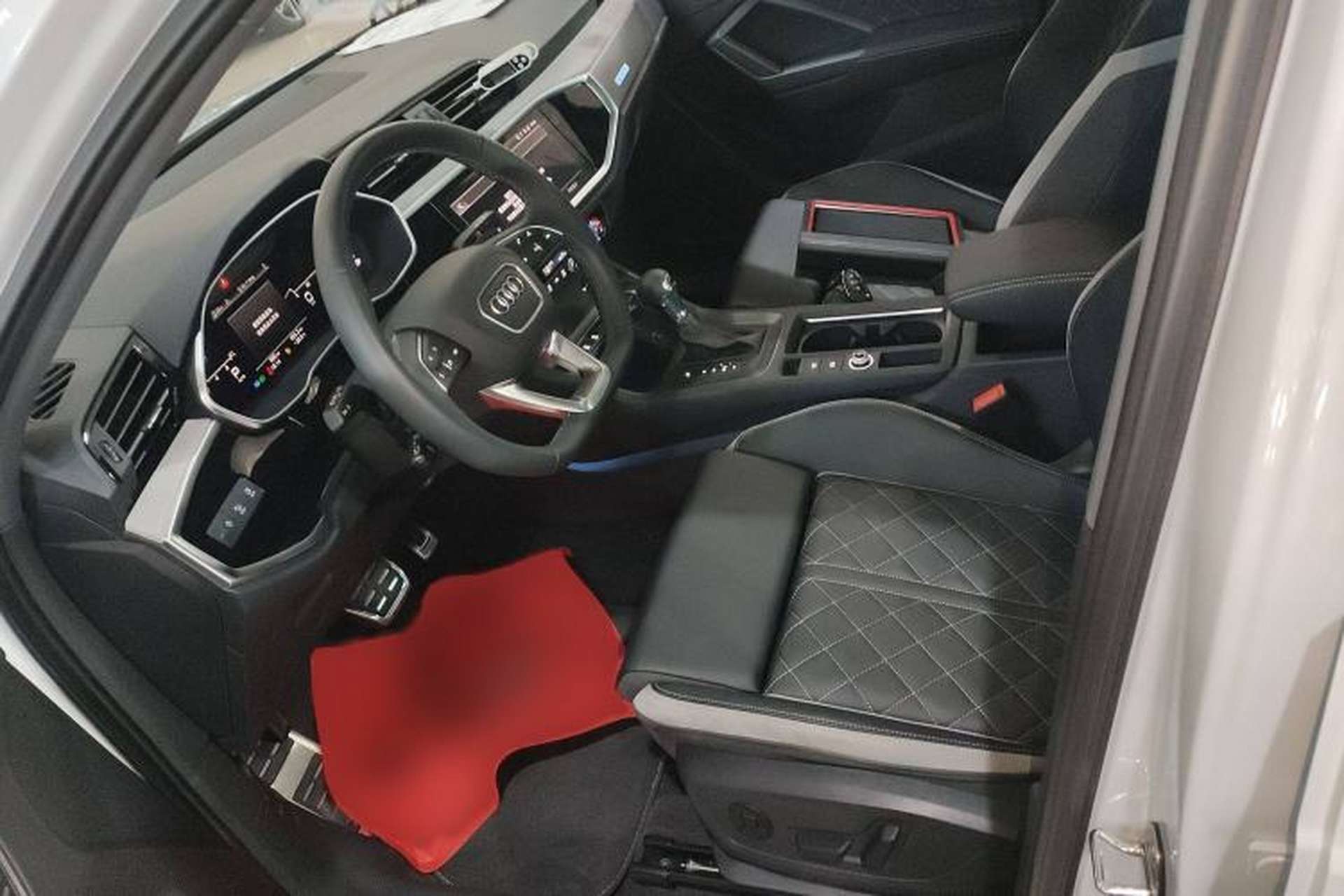 Used Audi Q3 2024 40 TFSI Fashion Dynamic Model Left Front Seat