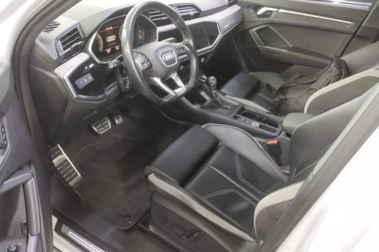 Used Audi Q3 2024 35 TFSI Fashion Dynamic Edition Left Front Seat