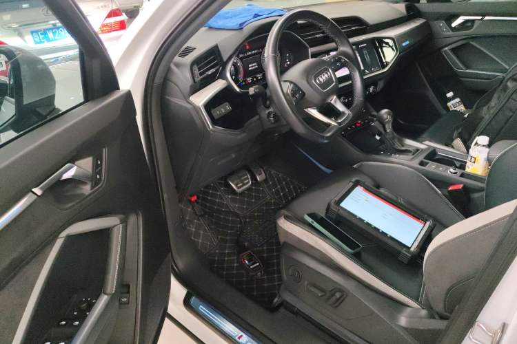Used Audi Q3 2024 35 TFSI Fashion Dynamic Edition Left Front Seat