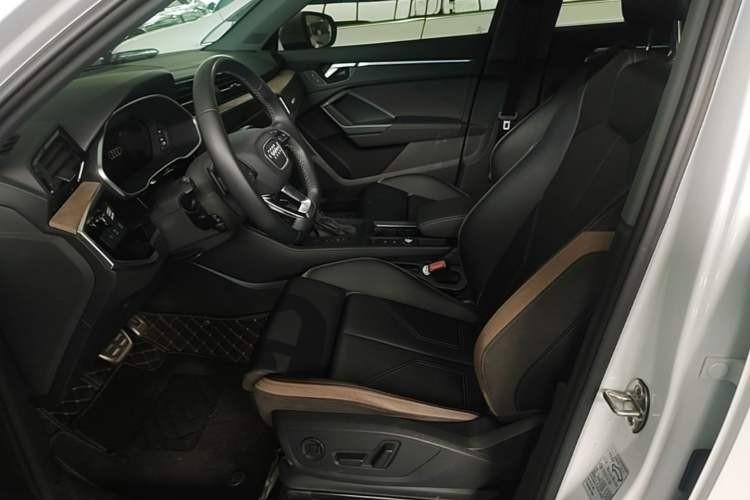 Used Audi Q3 2024 35 TFSI Stylish and Elegant Edition Left Front Seat
