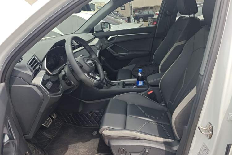 Used Audi Q3 2024 35 TFSI Fashion Dynamic Edition Left Front Seat