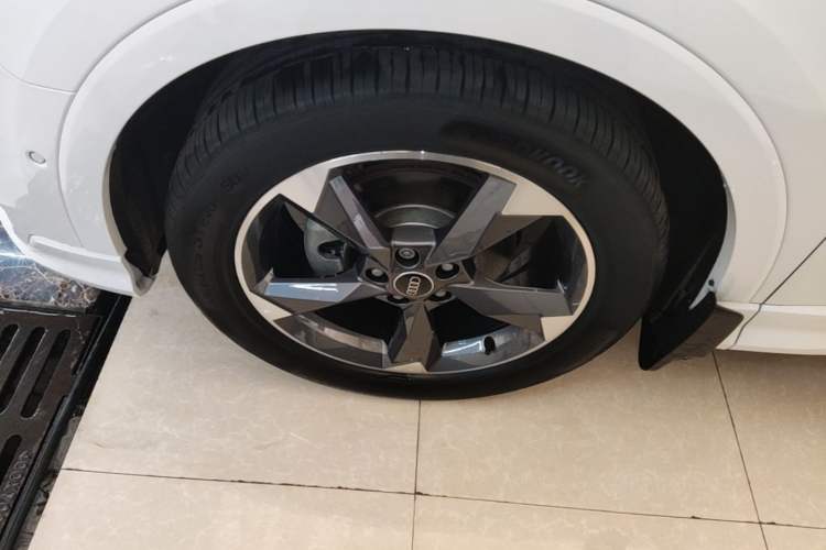 Used Audi Q3 2024 35 TFSI Fashion Dynamic Edition Left Front Wheel Hub