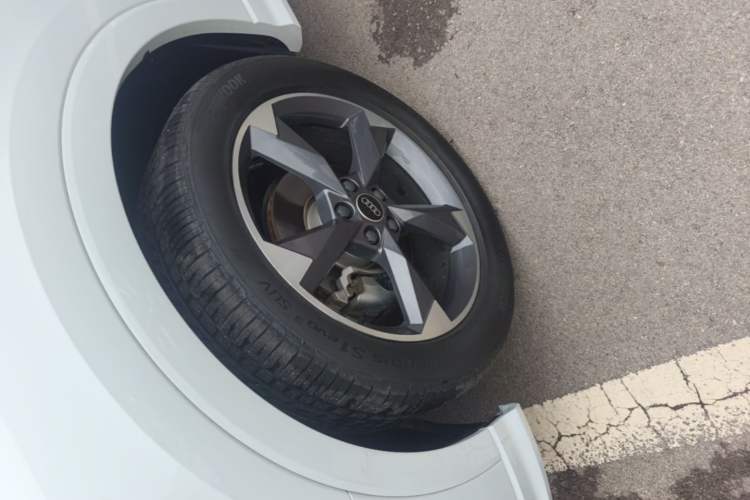 Used Audi Q3 2024 35 TFSI Fashion Dynamic Edition Left Front Wheel Hub