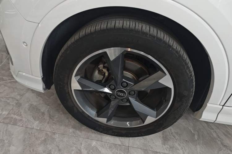 Used Audi Q3 2024 35 TFSI Fashion Dynamic Edition Left Front Wheel Hub