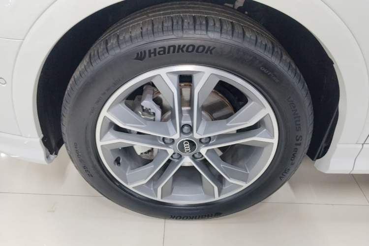 Used Audi Q3 2024 40 TFSI Fashion Dynamic Model Left Front Wheel Hub