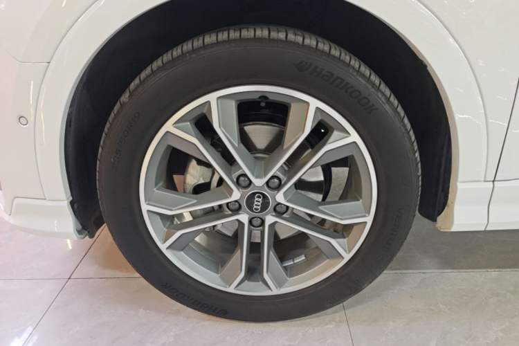 Used Audi Q3 2024 40 TFSI Fashion Dynamic Model Left Front Wheel Hub