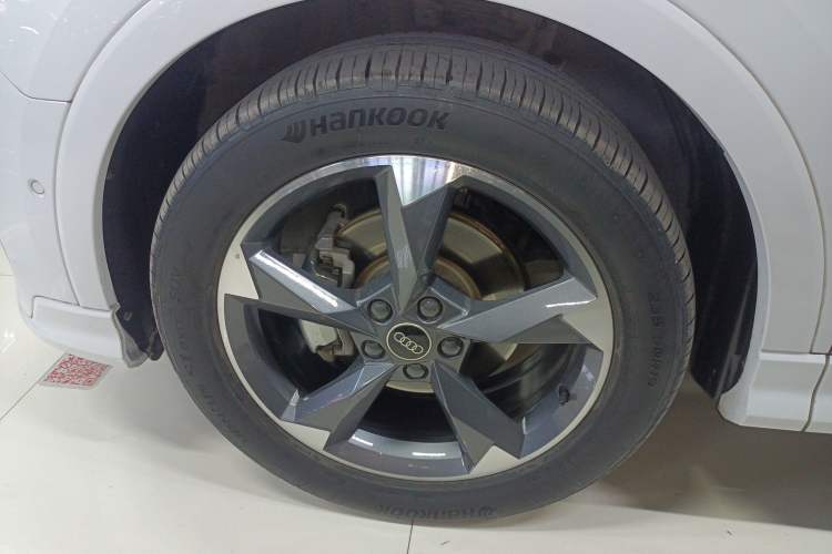 Used Audi Q3 2024 35 TFSI Fashion Dynamic Edition Left Front Wheel Hub