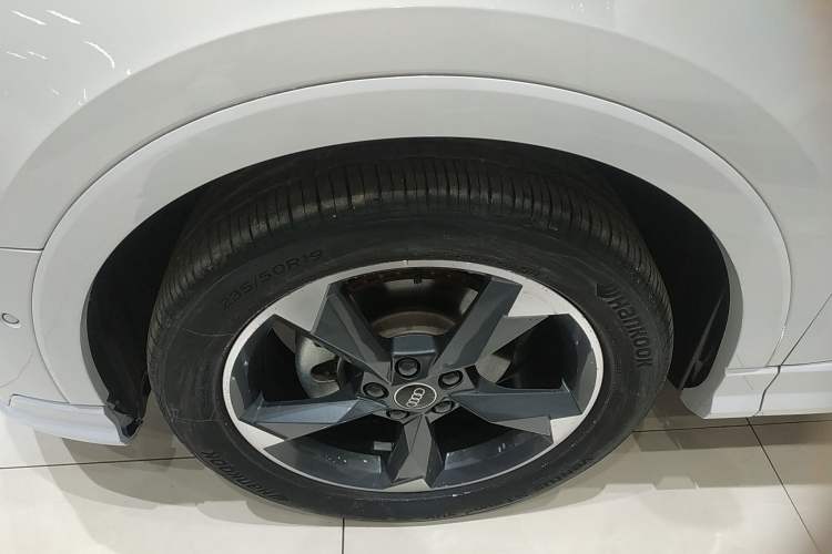 Used Audi Q3 2024 35 TFSI Fashion Dynamic Edition Left Front Wheel Hub