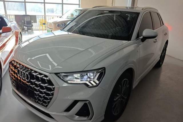 Used Audi Q3 2024 40 TFSI Fashion Dynamic Model