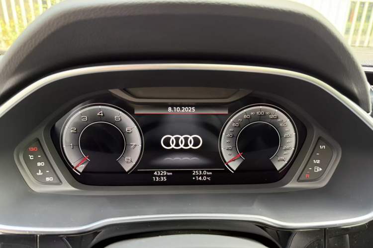 Used Audi Q3 2024 35 TFSI Fashion Dynamic Edition Odometer Close Up