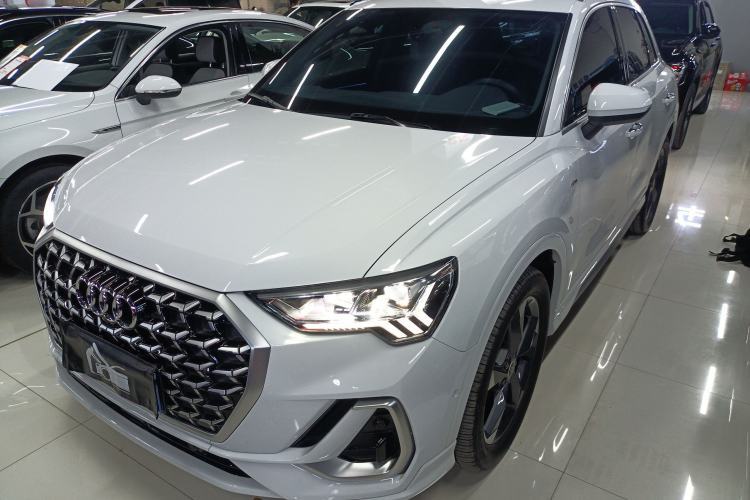 Used Audi Q3 2024 35 TFSI Fashion Dynamic Edition Guazi used car, China used car export, Used car for sale, Used cars, Cheapest cars for sale