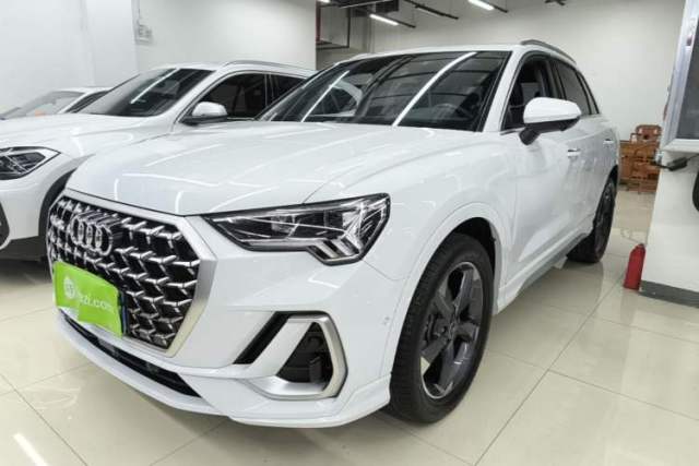 Ojetý Audi Q3 2024 35 TFSI Fashion Dynamic Edition