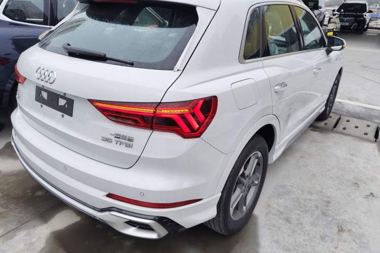 Used Audi Q3 2024 35 TFSI Ambition Dynamic Edition Rear Right 45 Deg