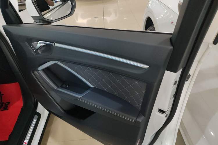 Used Audi Q3 2024 40 TFSI Fashion Dynamic Model Right Front Door Interior