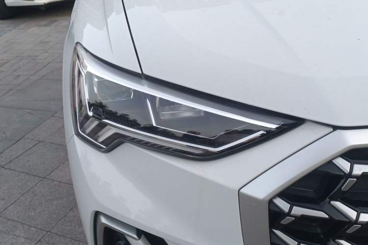 Used Audi Q3 2024 35 TFSI Fashion Dynamic Edition Right Front Headlight