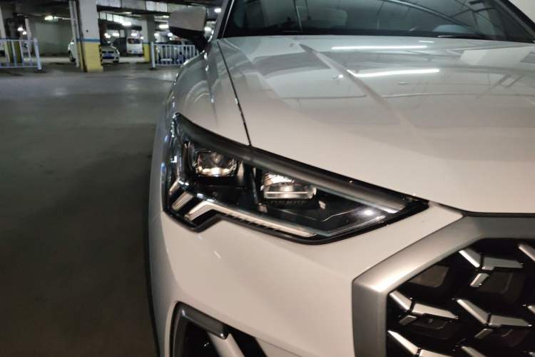 Used Audi Q3 2024 35 TFSI Fashion Dynamic Edition Right Front Headlight