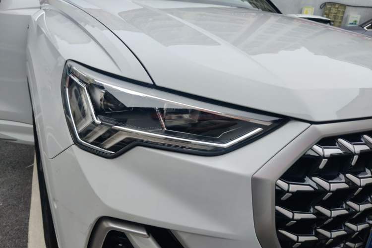 Used Audi Q3 2024 35 TFSI Fashion Dynamic Edition Right Front Headlight