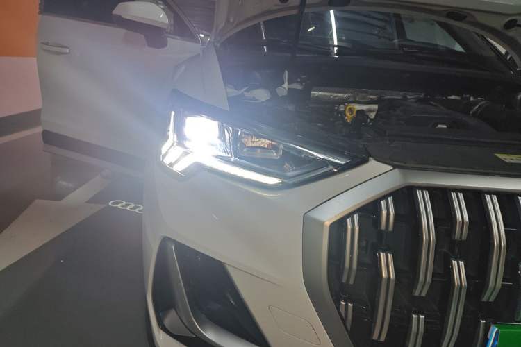 Used Audi Q3 2024 35 TFSI Advanced Style Edition Right Front Headlight
