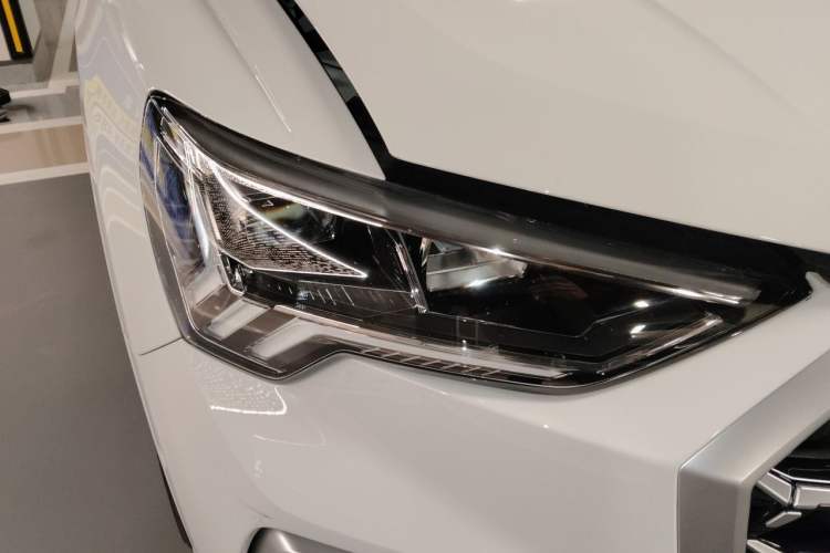 Used Audi Q3 2024 35 TFSI Fashion Dynamic Edition Right Front Headlight