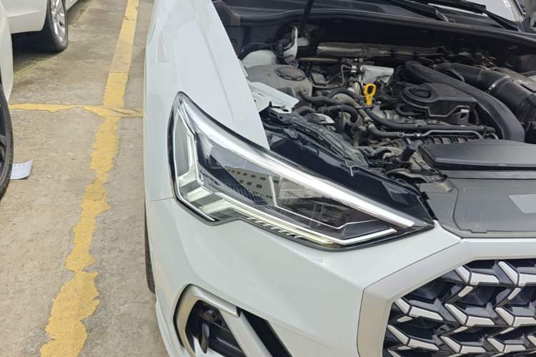 Used Audi Q3 2024 35 TFSI Fashion Dynamic Edition Right Front Headlight