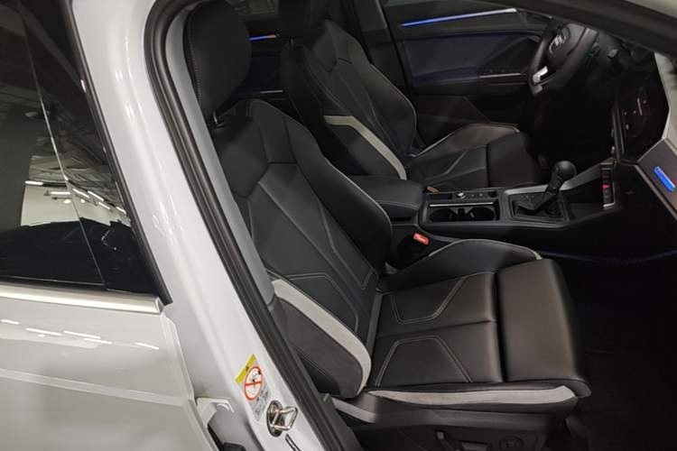 Used Audi Q3 2024 35 TFSI Fashion Dynamic Edition Right Front Seat