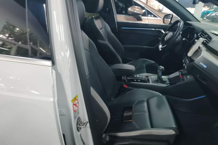 Used Audi Q3 2024 40 TFSI Fashion Dynamic Model Right Front Seat