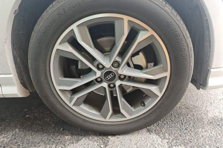 Used Audi Q3 2024 40 TFSI Fashion Dynamic Model Right Front Wheel Hub
