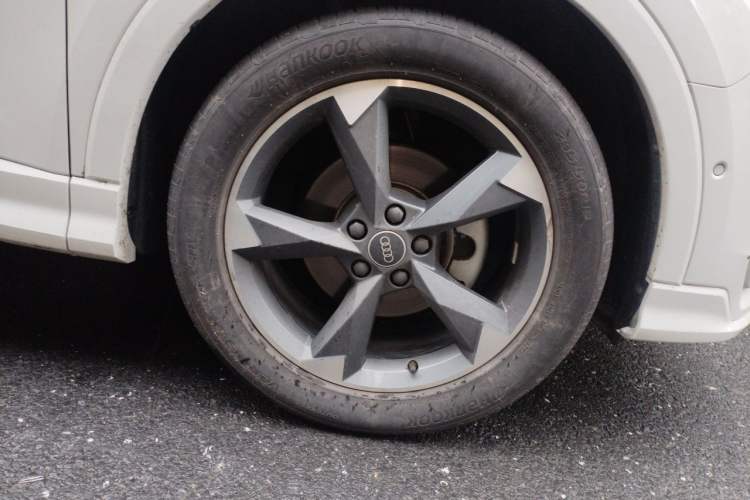 Used Audi Q3 2024 35 TFSI Fashion Dynamic Edition Right Front Wheel Hub