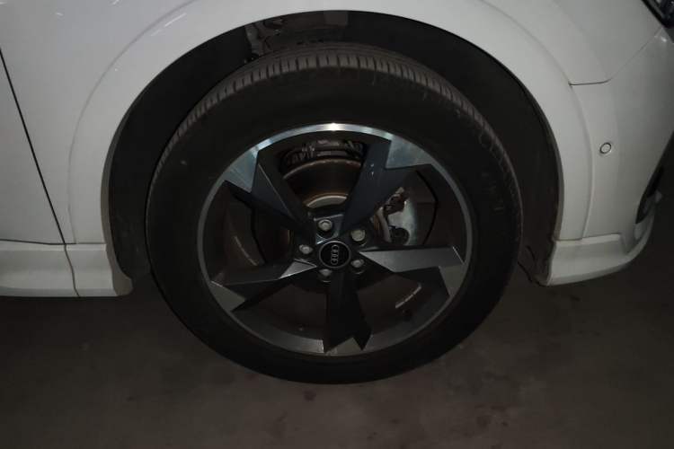 Used Audi Q3 2024 35 TFSI Fashion Dynamic Edition Right Front Wheel Hub