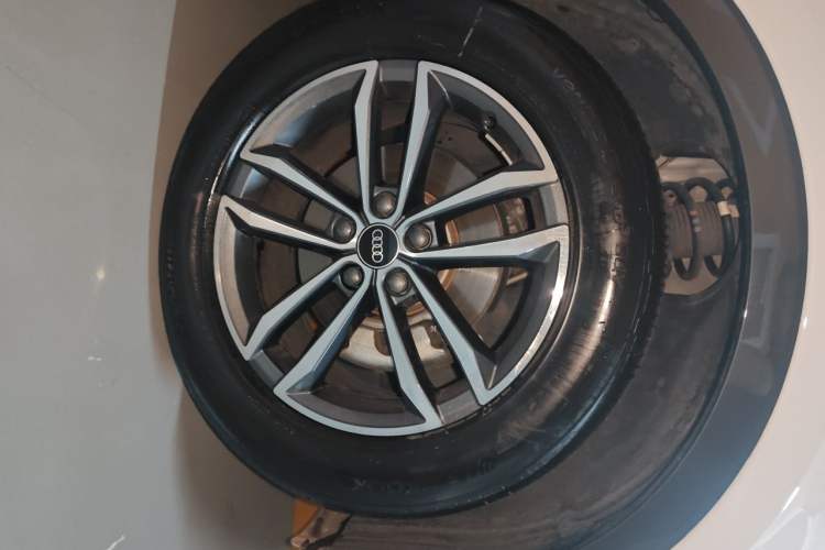 Used Audi Q3 2024 35 TFSI Advanced Style Edition Right Front Wheel Hub