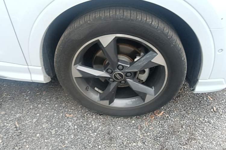 Used Audi Q3 2024 35 TFSI Fashion Dynamic Edition Right Front Wheel Hub