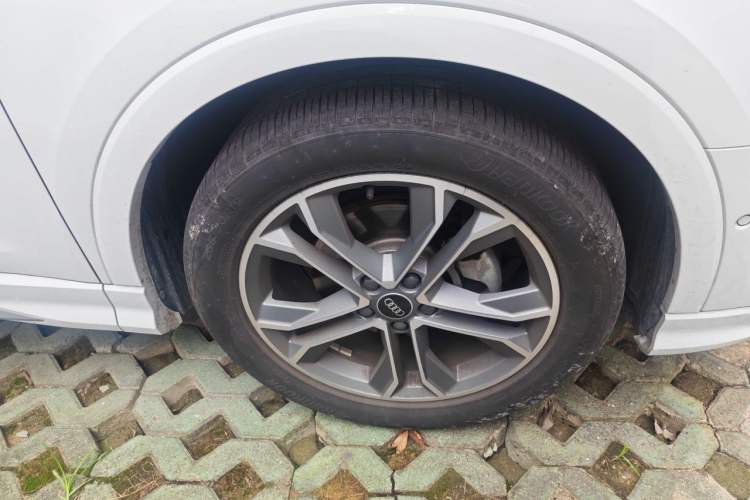 Used Audi Q3 2024 40 TFSI Fashion Dynamic Model Right Front Wheel Hub