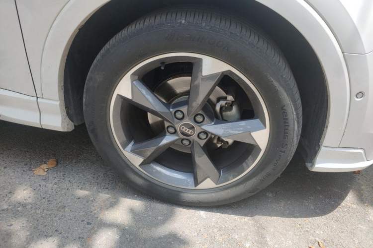 Used Audi Q3 2024 35 TFSI Fashion Dynamic Edition Right Front Wheel Hub