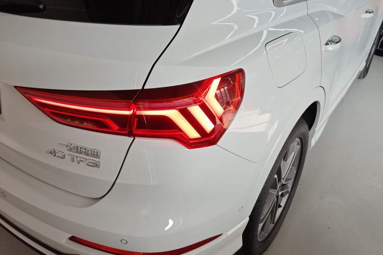 Used Audi Q3 2024 40 TFSI Fashion Dynamic Model Right Rear Taillight