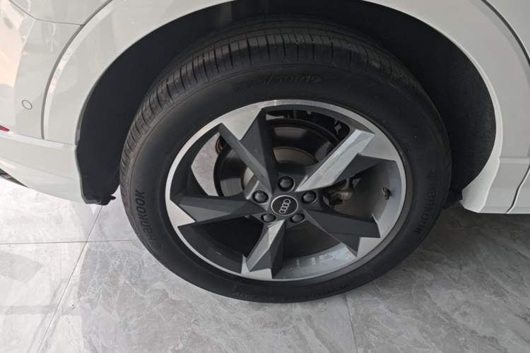Used Audi Q3 2024 35 TFSI Fashion Dynamic Edition Right Rear Wheel Hub