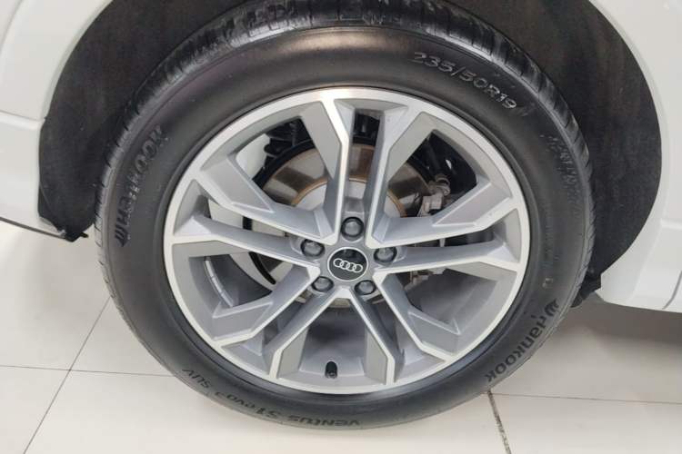 Used Audi Q3 2024 40 TFSI Fashion Dynamic Model Right Rear Wheel Hub
