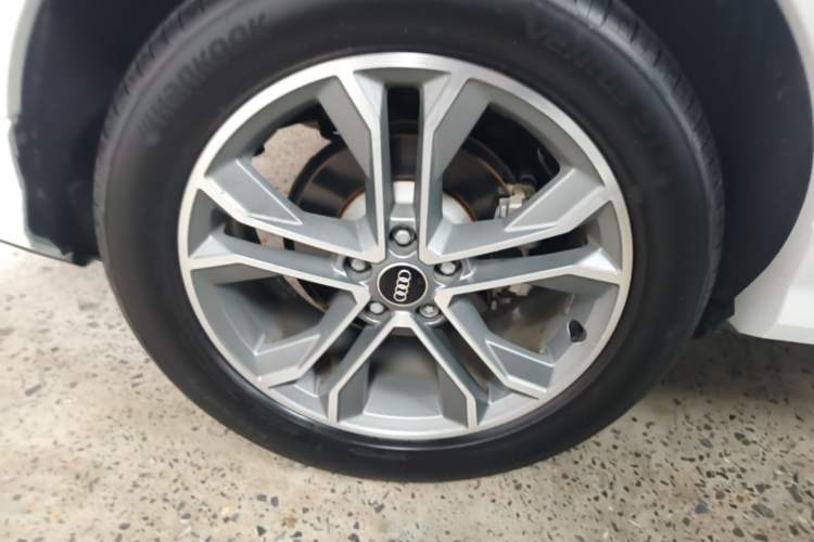 Used Audi Q3 2024 40 TFSI Fashion Dynamic Model Right Rear Wheel Hub